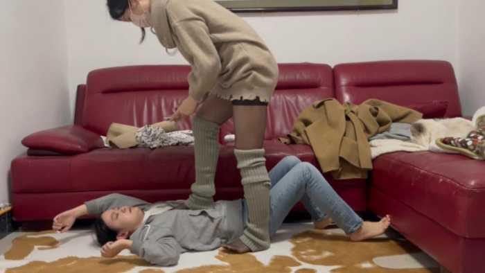 【爱秀套图】最强女m最新动态【大闺蜜和m的私密游戏】 YC-250508-3