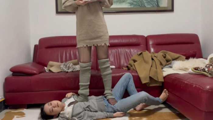 【爱秀套图】最强女m最新动态【大闺蜜和m的私密游戏】 YC-250508-3