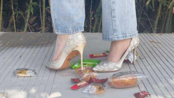 【爱秀套图】【大美】15cm银色细高跟鞋踩零食大礼包 YC-250509-4