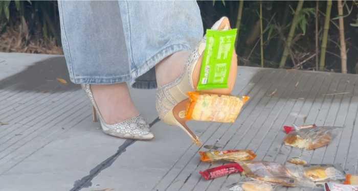 【爱秀套图】【大美】15cm银色细高跟鞋踩零食大礼包 YC-250509-4