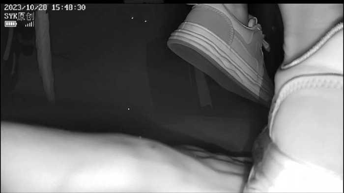 【爱秀套图】【SYK无意识】影院板鞋小姐姐无意识踩全手 ACYC-2832