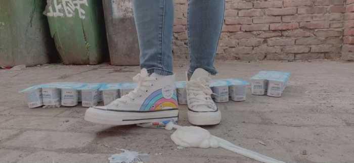 【爱秀套图】【小薰】狗粮制作系列之户外爆踩酸奶 YC-250511-7