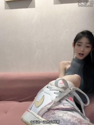 【爱秀套图】腹黑莫瑶女神女巨人缩小前男友踩死 moyao003