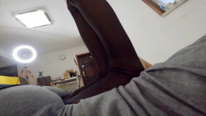 【爱秀套图】晓G调M40分超长 白靴黑丝狗链调 脚支配闻脚舔靴踩踏 LCT_XG564d