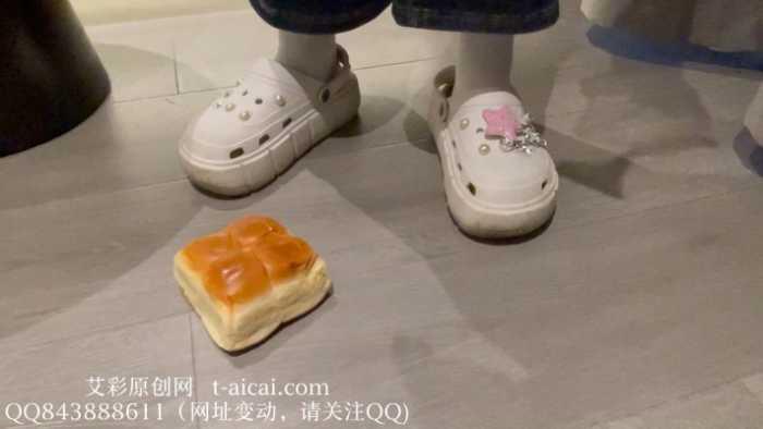 【爱秀套图】【静琪】洞洞鞋皮鞋白袜踩面包 YC-250514