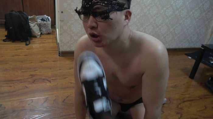 【爱秀套图】【小文S】精神小妹踢裆暴踹 YC-250516-4