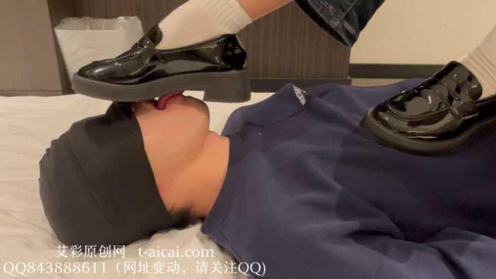 【爱秀套图】【静琪】小皮鞋白袜舔舐插嘴深喉 YC-250516-5