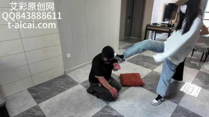 【爱秀套图】『chnnsct1818』暴揍社会大哥到头晕眼花 YC-250519-9