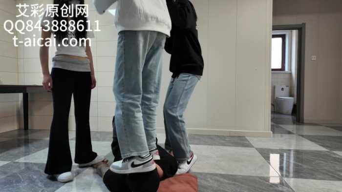 【爱秀套图】『chnnsct1818』暴揍社会大哥到头晕眼花 YC-250519-9