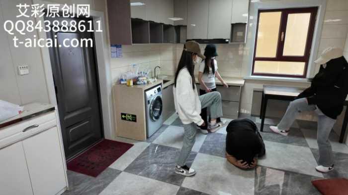 【爱秀套图】『chnnsct1818』暴揍社会大哥到头晕眼花 YC-250519-9