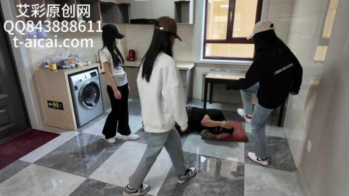 【爱秀套图】『chnnsct1818』暴揍社会大哥到头晕眼花 YC-250519-9