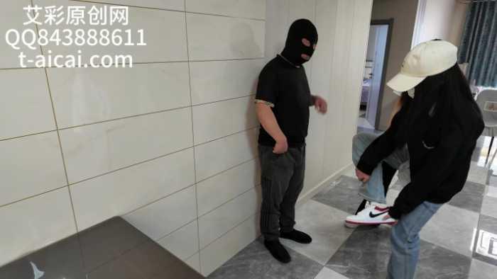 【爱秀套图】『chnnsct1818』暴揍社会大哥到头晕眼花 YC-250519-9