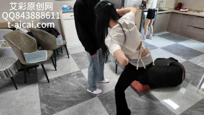 【爱秀套图】『chnnsct1818』暴揍社会大哥到头晕眼花 YC-250519-9