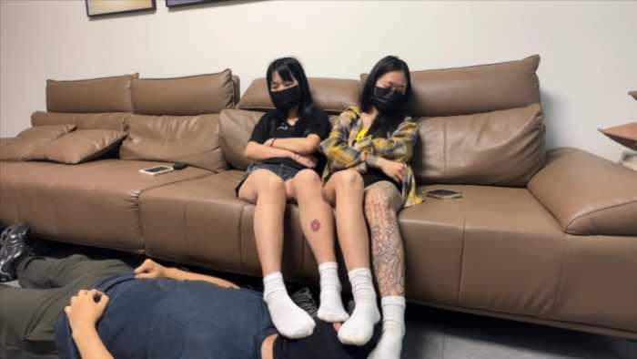 【爱秀套图】【卫校小琳殿下】带闺蜜体验玩狗 YC-250520