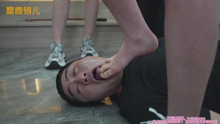 【爱秀套图】冰冰 鱼七 画画 三S 原味臭脚深喉 你咬脚？那我往死插 YC-250520-3