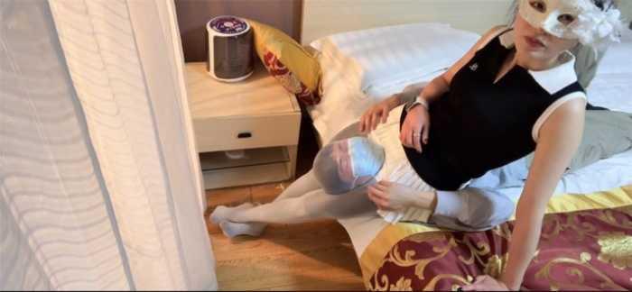 【爱秀套图】【婉儿原创】白丝双层套头绞到满脸通红求饶 ACYC-4499