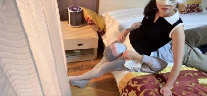 【爱秀套图】【婉儿原创】白丝双层套头绞到满脸通红求饶 ACYC-4499