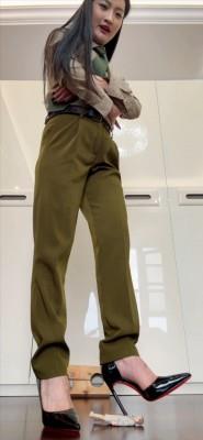 【爱秀套图】军统制服高跟鞋裸足审问 YC-250520-4