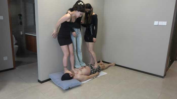 【爱秀套图】【领主老大】三主窒息试踩踏 YC-250522-5