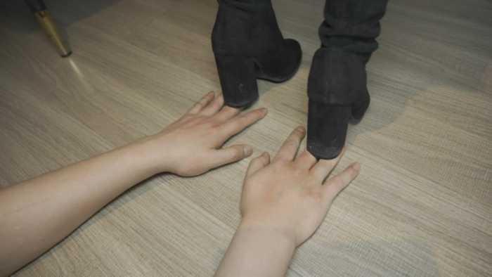 【爱秀套图】【彼岸花】无意识踩手 YC-250522-8