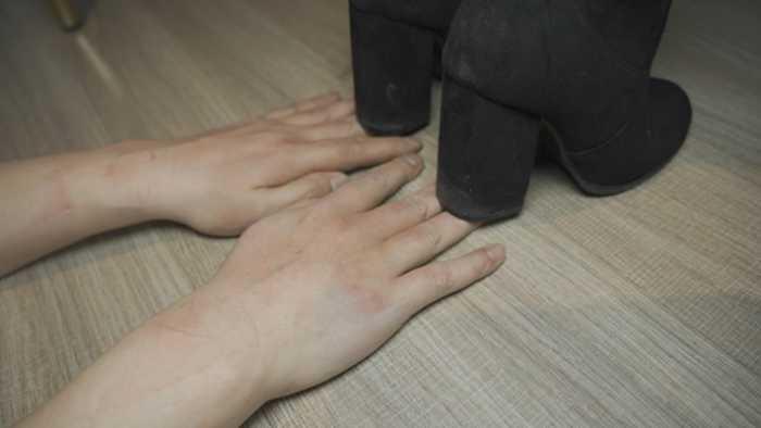 【爱秀套图】【彼岸花】无意识踩手 YC-250522-8