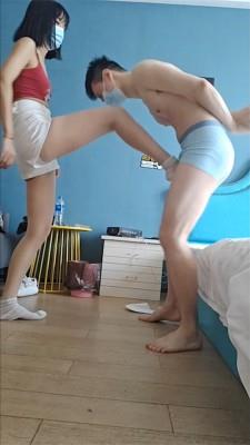 【爱秀套图】【啦啦啦】舞蹈小姐姐暴力踢裆 ACYC-2158