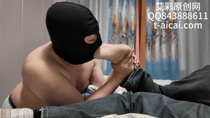 【爱秀套图】『chnnsct1818』捆绑醉酒女生舔臭脚挠脚心 YC-250525-6