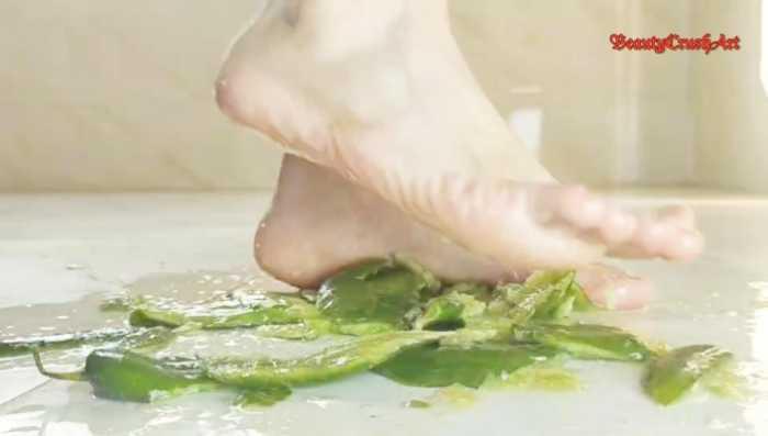 【爱秀套图】【BeautyCrushArt】新人小苒试拍黄瓜 YC-250523