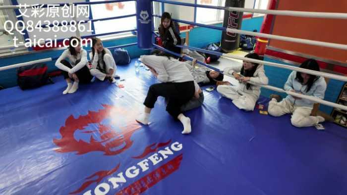 【爱秀套图】『chnnsct1818』娱乐版白袜女生摔跤 YC-250525-7