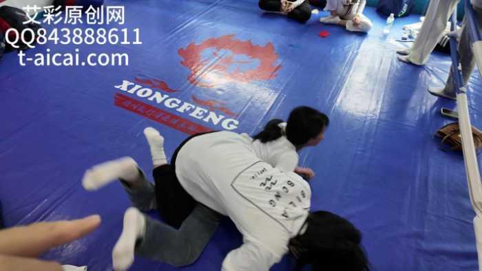 【爱秀套图】『chnnsct1818』娱乐版白袜女生摔跤 YC-250525-7