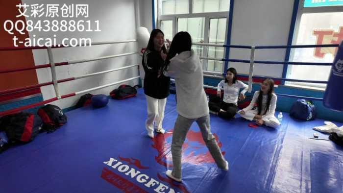 【爱秀套图】『chnnsct1818』娱乐版白袜女生摔跤 YC-250525-7