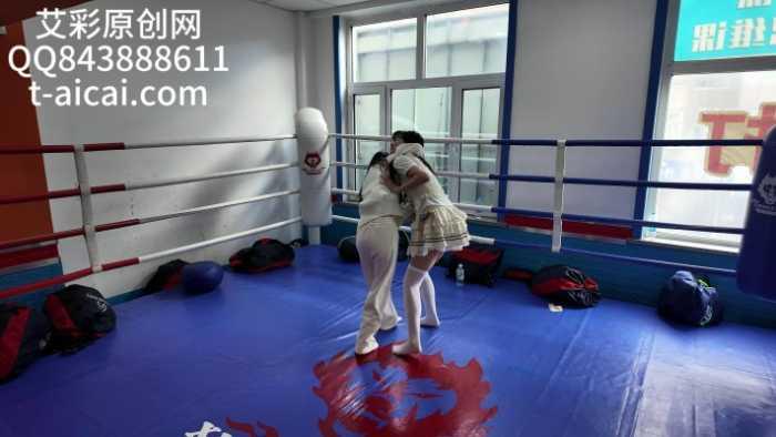 【爱秀套图】『chnnsct1818』娱乐版白袜女生摔跤 YC-250525-7