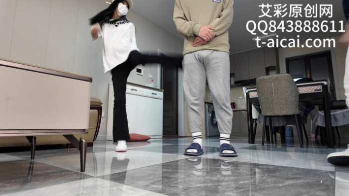 【爱秀套图】『chnnsct1818』脏板鞋踢踹清理鞋底脚汗 YC-250525-9