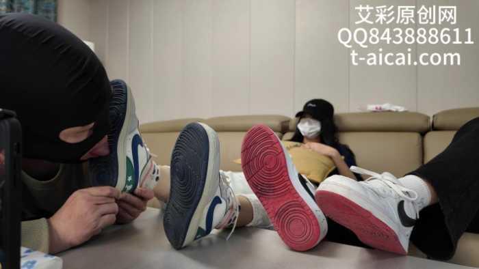 【爱秀套图】『chnnsct1818』脏板鞋踢踹清理鞋底脚汗 YC-250525-9