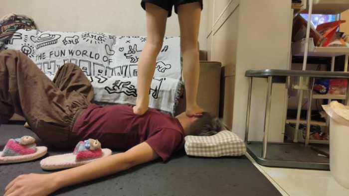 【爱秀套图】安安踩脸又来了 YC-250528-4