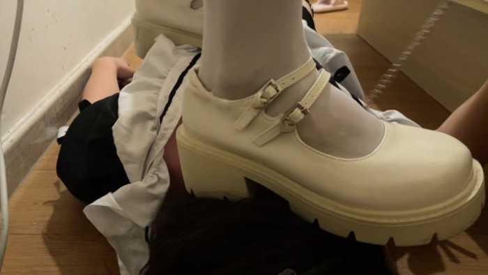 【爱秀套图】【喵咔】踩到流眼泪丨残忍踩头踩脖玛丽珍皮鞋重度踩头踩手 ACYC-4572