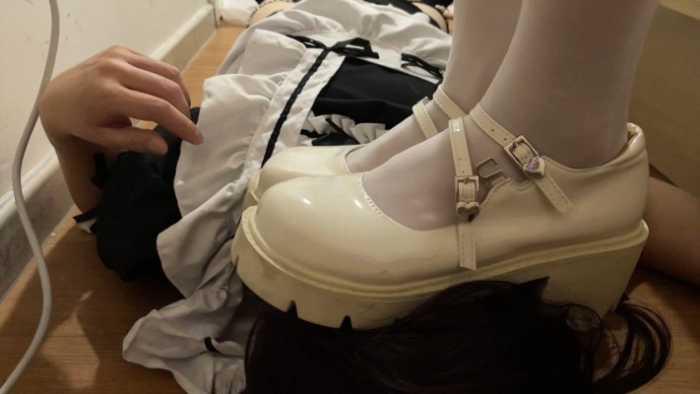 【爱秀套图】【喵咔】踩到流眼泪丨残忍踩头踩脖玛丽珍皮鞋重度踩头踩手 ACYC-4572