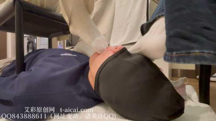 【爱秀套图】【静琪】学生双s同时舔袜插嘴白袜塞嘴 YC-250530-3