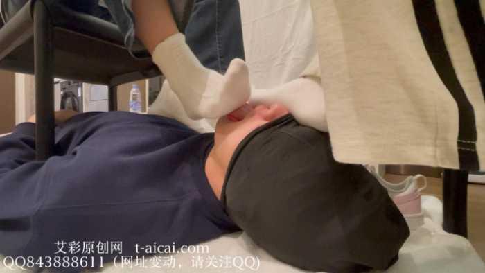 【爱秀套图】【静琪】学生双s同时舔袜插嘴白袜塞嘴 YC-250530-3