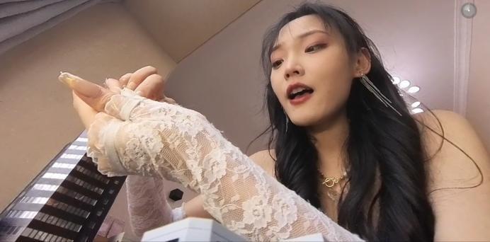 【爱秀套图】【GTS VR】莫瑶女神白丝华伦天奴踩踏微缩城市 巨大女神莫瑶微缩城市接管 JS250603~3