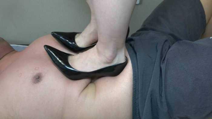 【爱秀套图】【领主老大】三主高跟暴踩贱狗 YC-250601-7