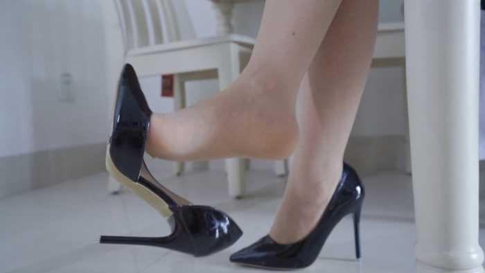 【爱秀套图】【贝琳】肉丝虐狗奴合集 BLHJ1