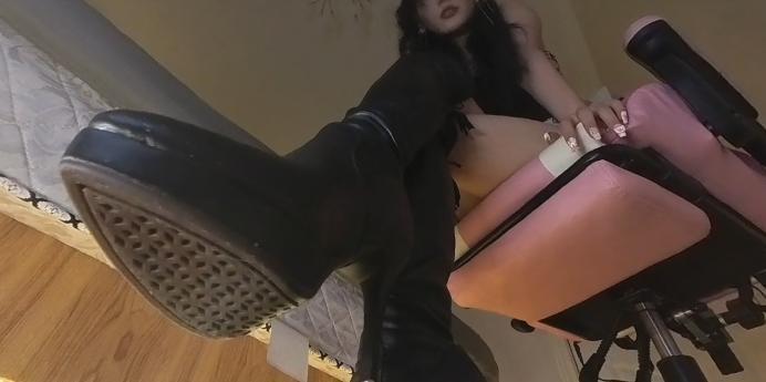 【爱秀套图】【GTS-VR】莫瑶女神的丝袜皮靴圈养 GTS入袜入鞋 把你穿进丝袜踩进皮靴里 JS250606~6