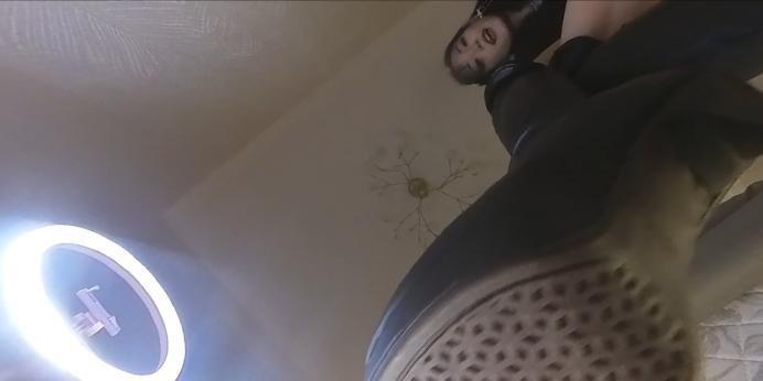 【爱秀套图】【GTS-VR】莫瑶女神的丝袜皮靴圈养 GTS入袜入鞋 把你穿进丝袜踩进皮靴里 JS250606~6