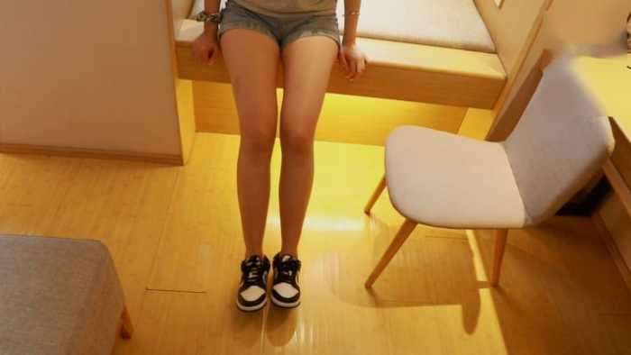 【爱秀套图】【名模专场】dunk鞋脏船袜-闻鞋tk JS250606~8