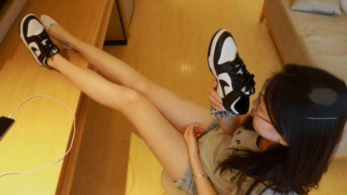 【爱秀套图】【名模专场】dunk鞋脏船袜-闻鞋tk JS250606~8