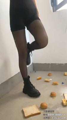 【爱秀套图】【雅泫】楼道里制作口水夹心狗粮 YC-250604-7