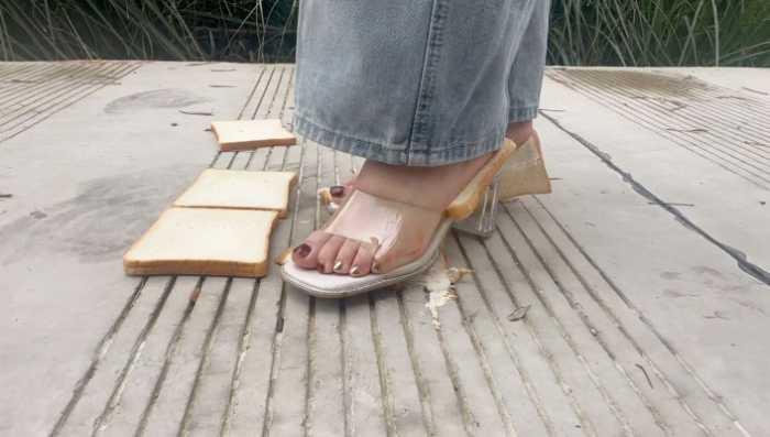 【爱秀套图】【大美】透视高跟凉鞋内/外/裸足踩厚切吐司面包 YC-250606-2