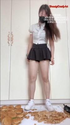 【爱秀套图】【BeautyCrushArt】夏树两双鞋踩踩汉堡（竖屏） YC-250605-9