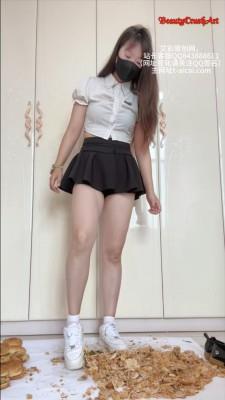 【爱秀套图】【BeautyCrushArt】夏树两双鞋踩踩汉堡（竖屏） YC-250605-9